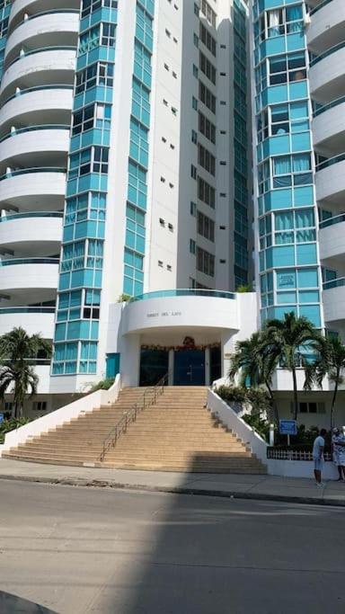 Apartamento torres del lago 1102
