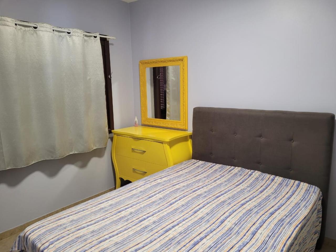Casa com piscina a 50 metros da praia