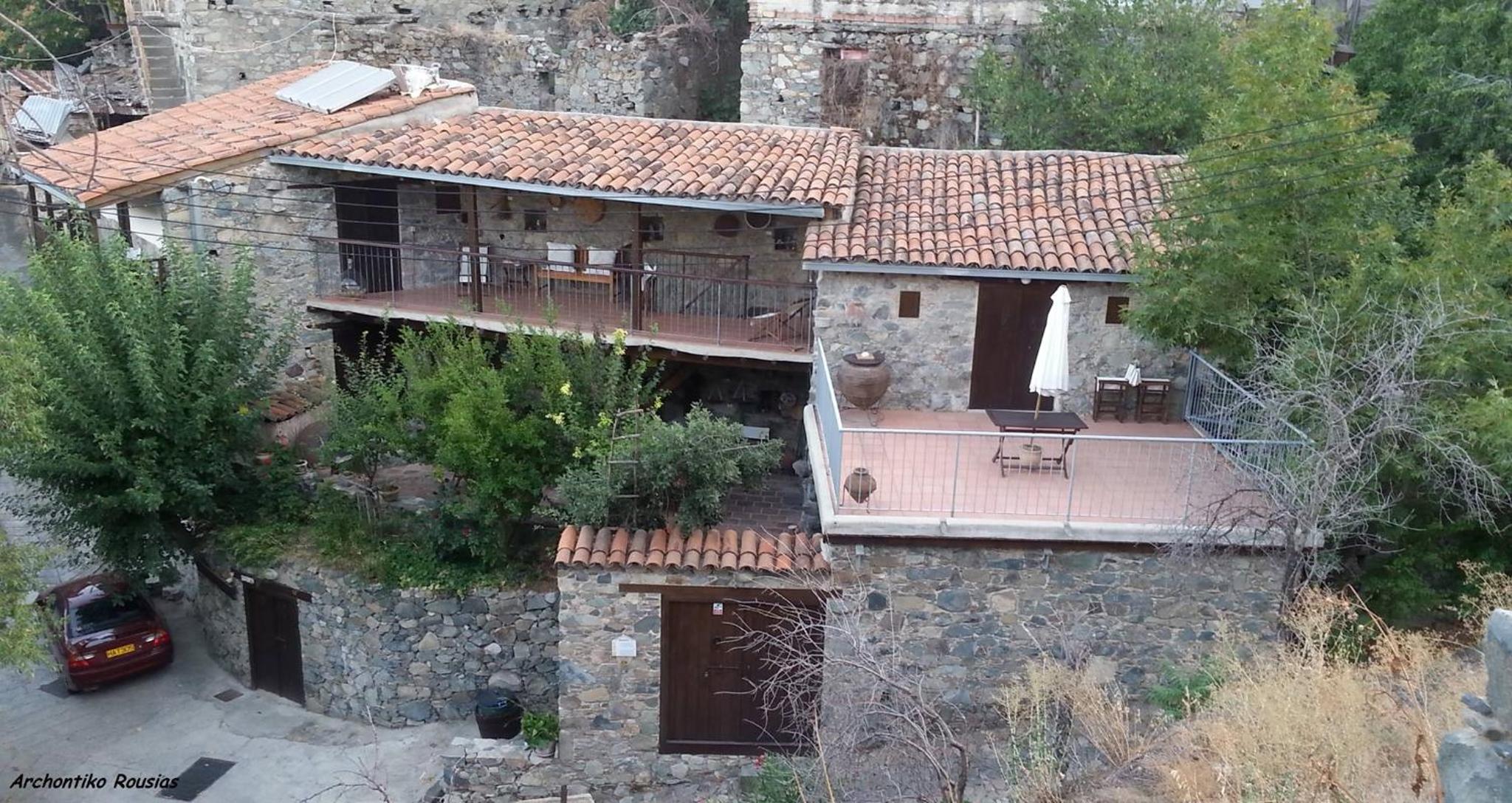 Archontiko Rousias