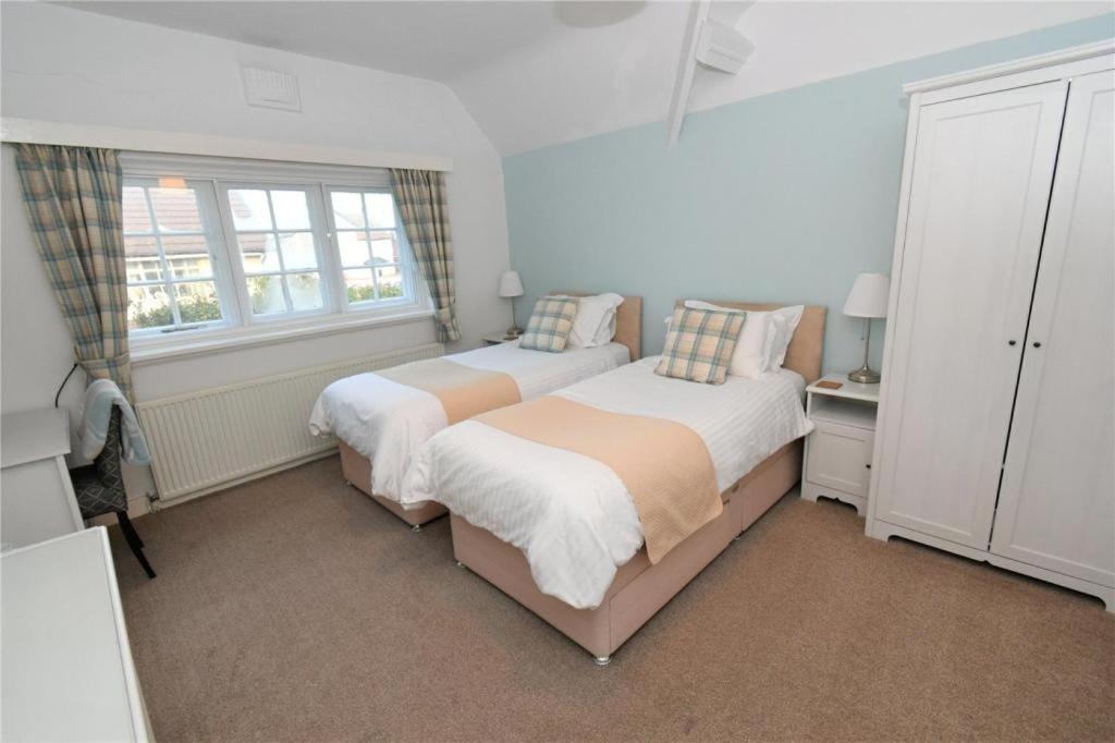 Seaways Cottage Hoylake