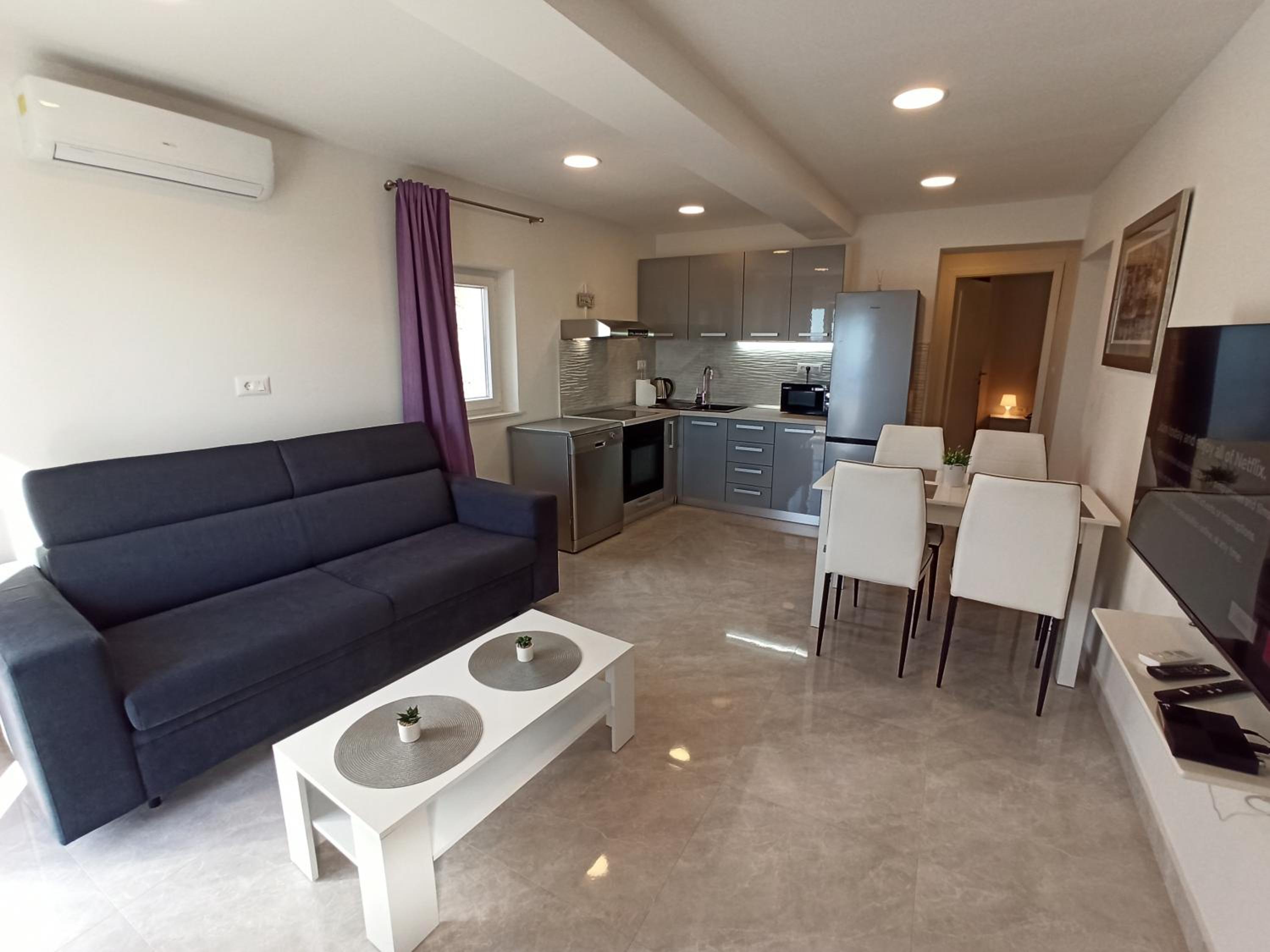 Villa TOP HILL - Private Pool & Jacuzzi view 3