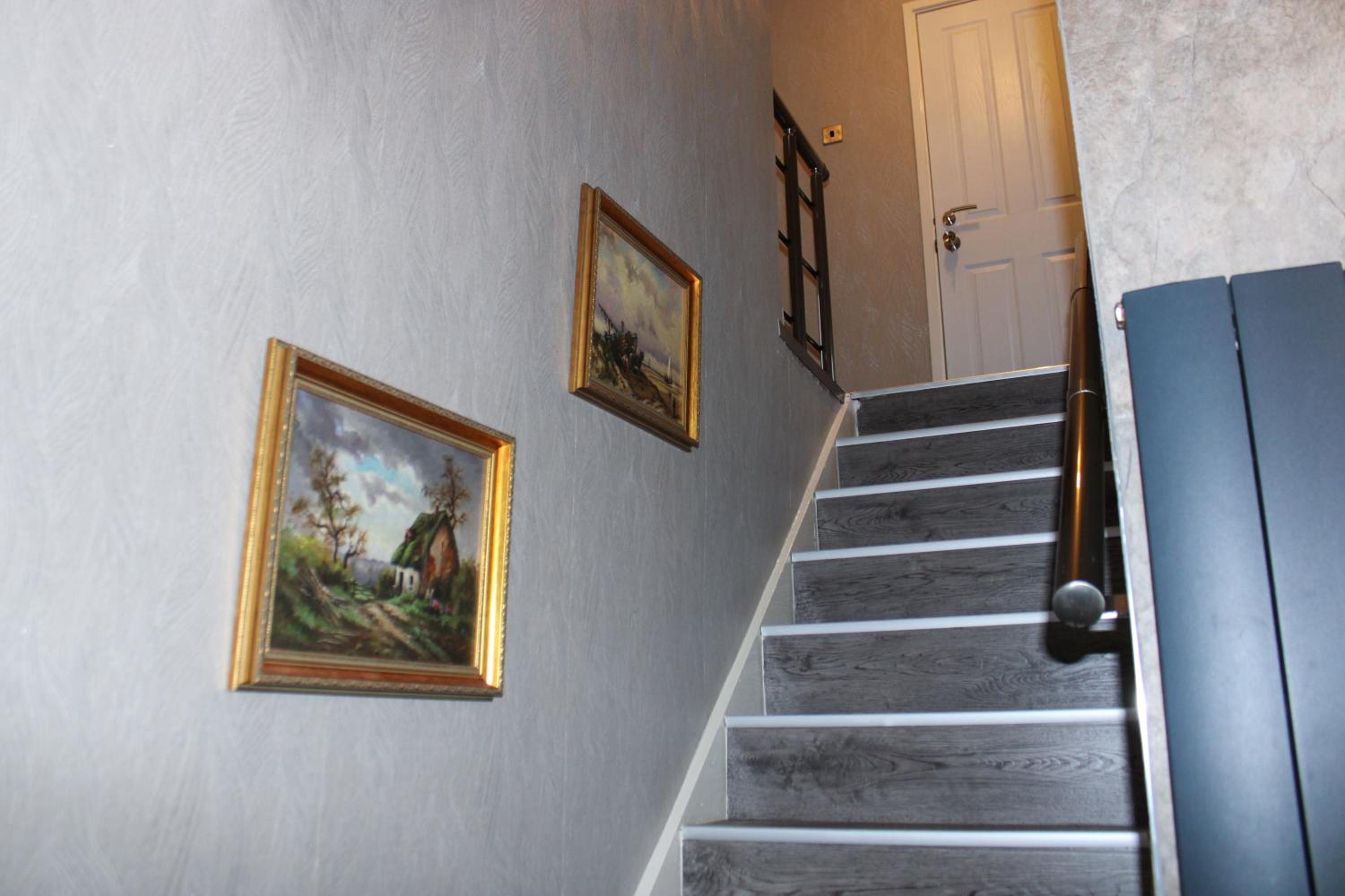 Stylish 4-Bedroom House near NEC/BHX view 5