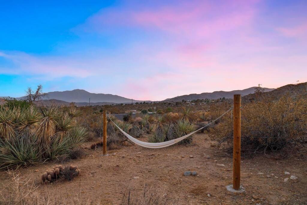 Lil Pink - Million Dollar Views on 2 acres!