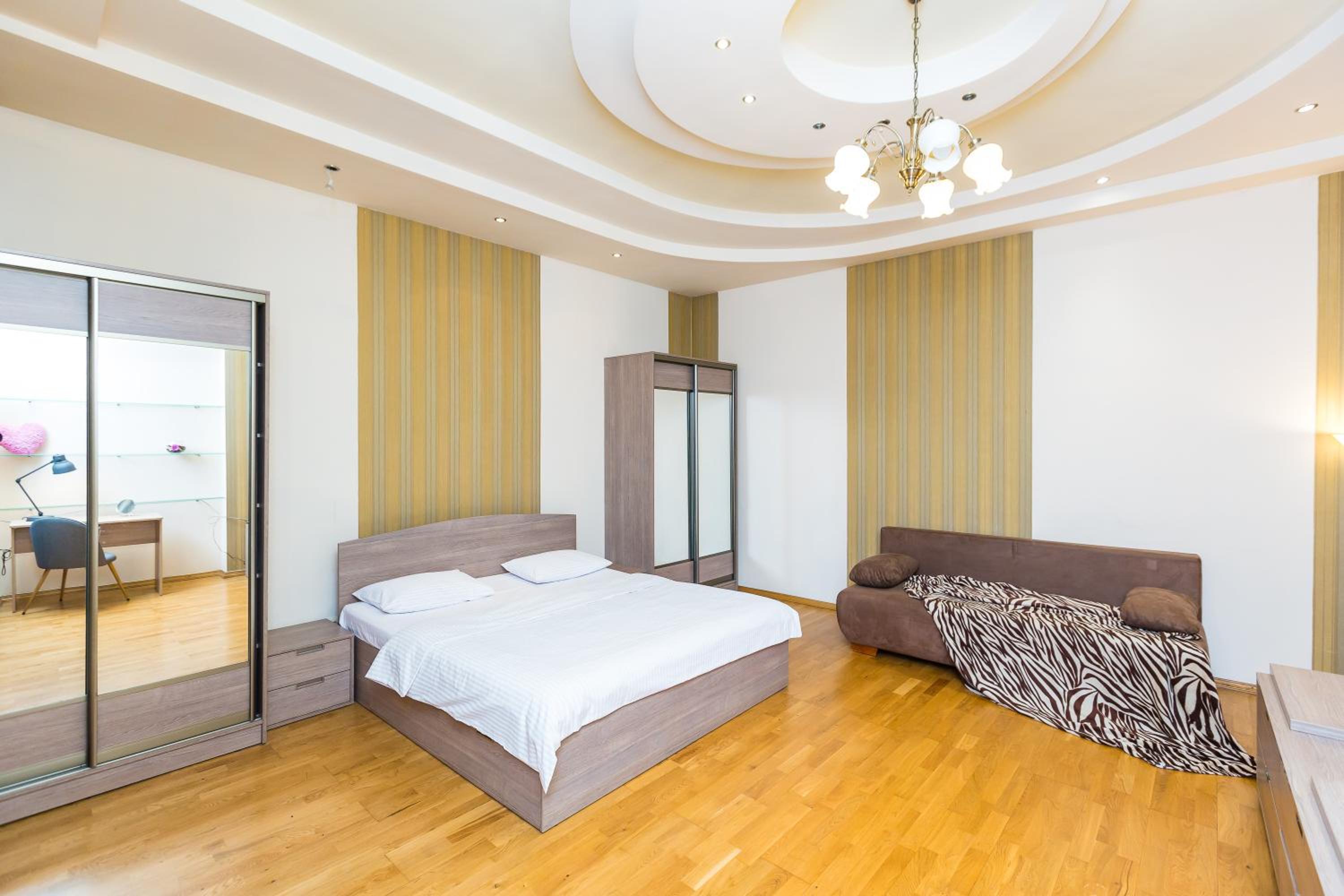 Куліша 15, апартаменти в центрі,ТЦ Форум,оперний view 3