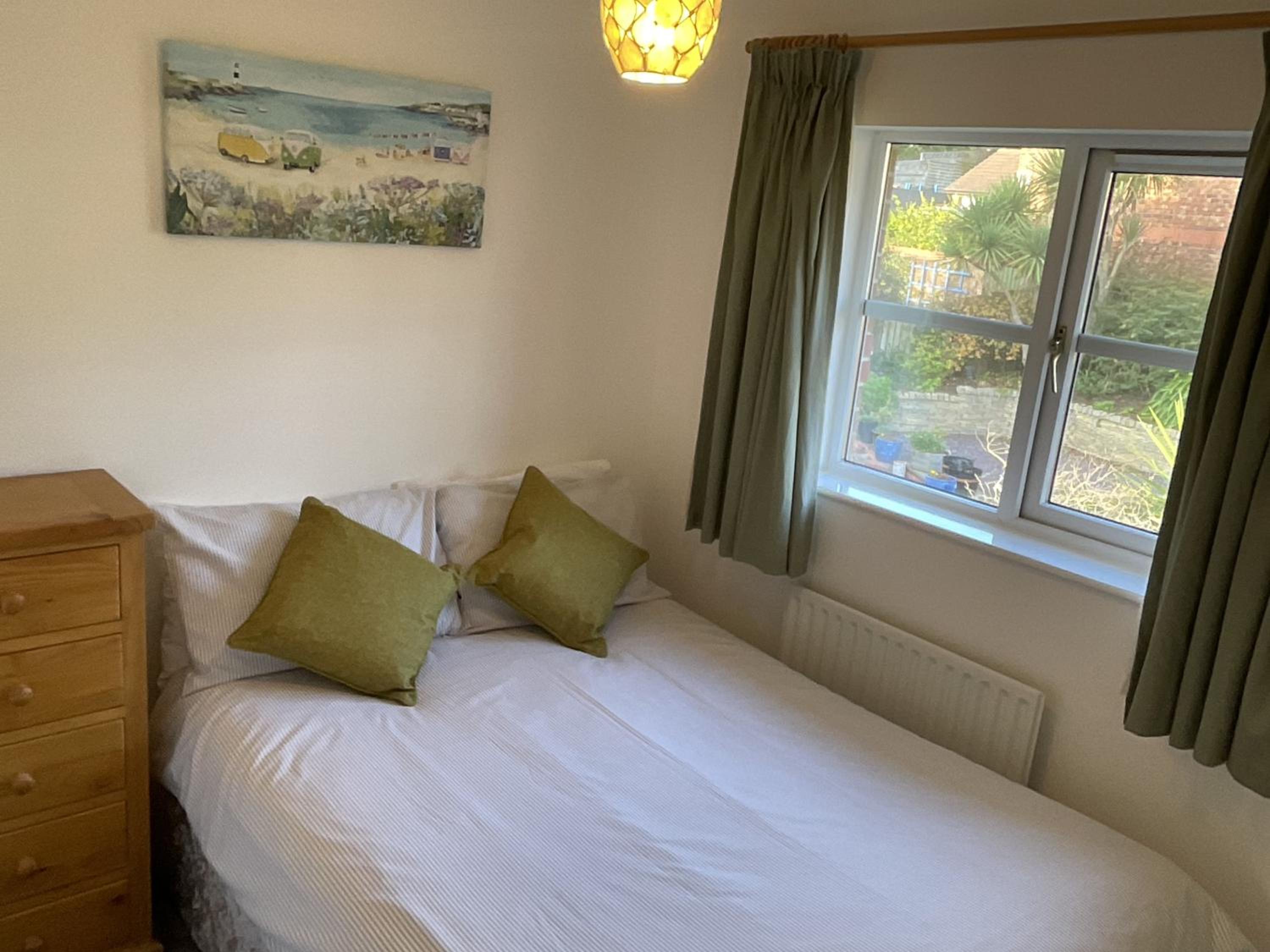 Newly Renovated 2 Bed house nr Fistral Beach & Gannel Estuary view 2