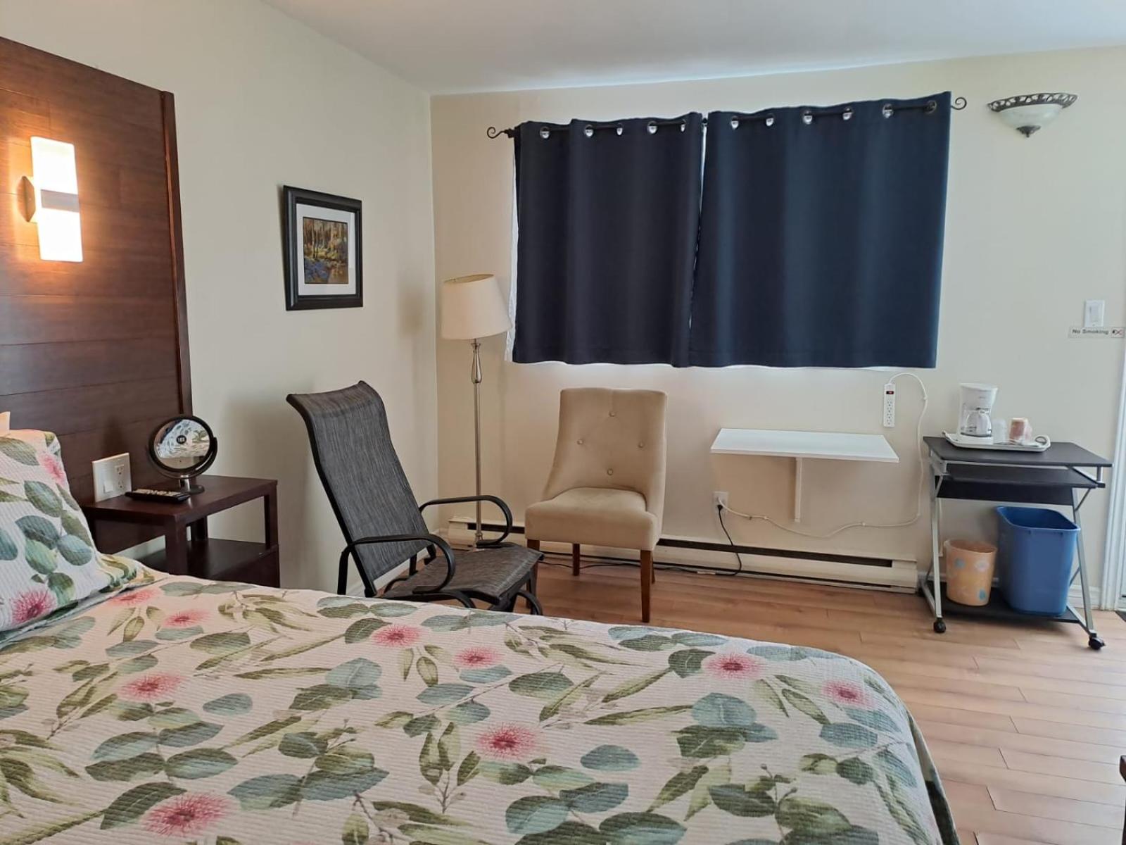 Three Island Motel