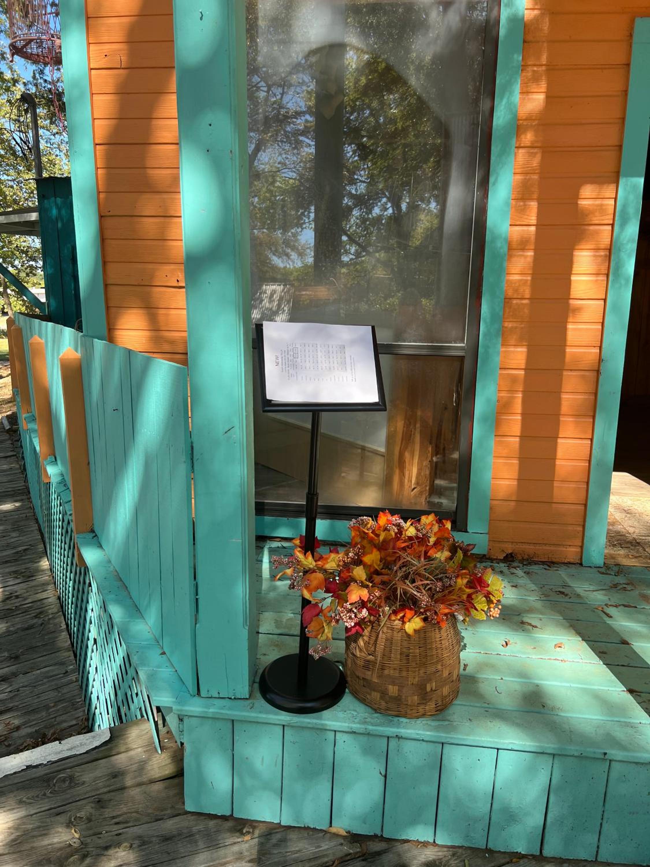 Dolly's Villa, 2-Level Suite 5 Min from Trade Days