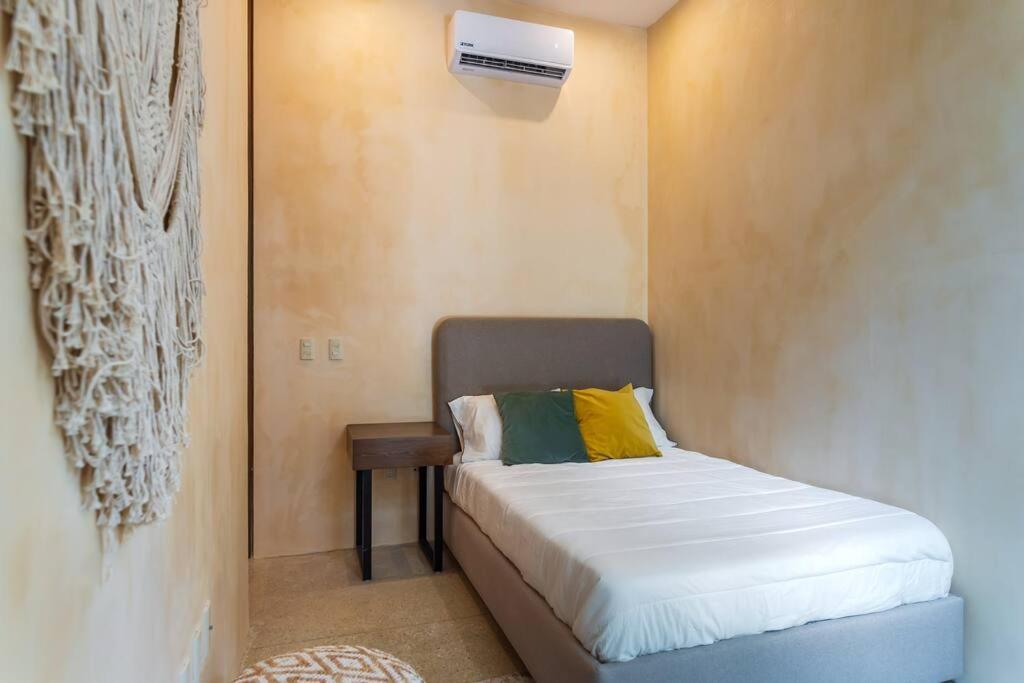 VISCOUNT IV MANOR TULUM By SANDY POWERFUL