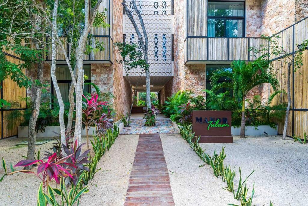 VISCOUNT IV MANOR TULUM By SANDY POWERFUL