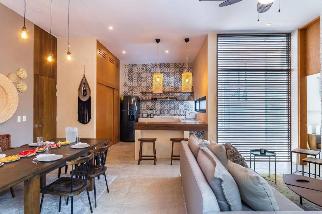 VISCOUNT IV MANOR TULUM By SANDY POWERFUL