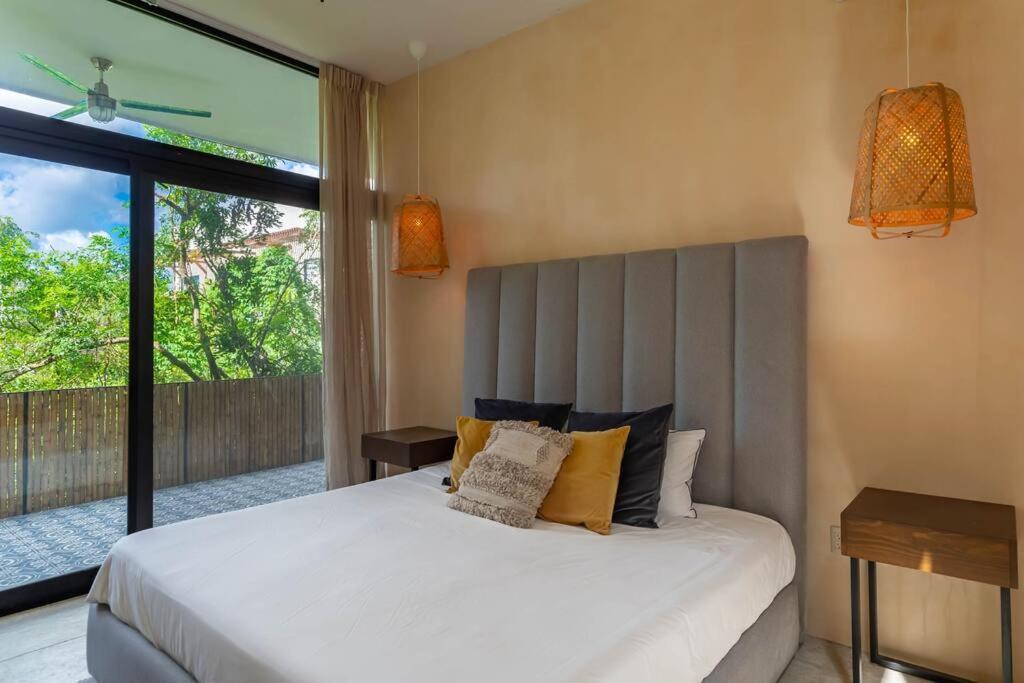 VISCOUNT IV MANOR TULUM By SANDY POWERFUL