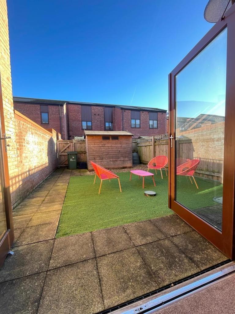 2 Bedroom House with Garden Next to River Tees view 5
