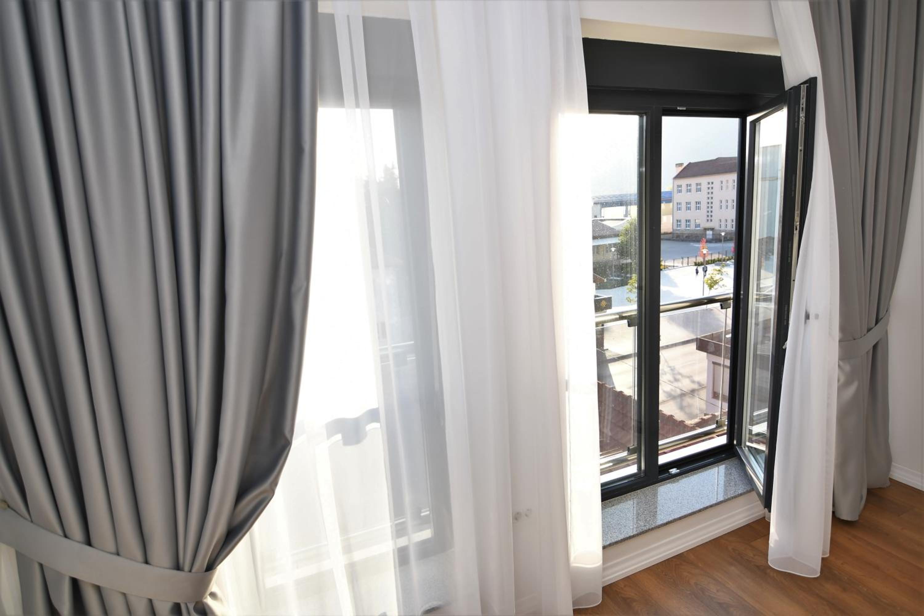 Elan Luxury Apartments & Rooms view 4