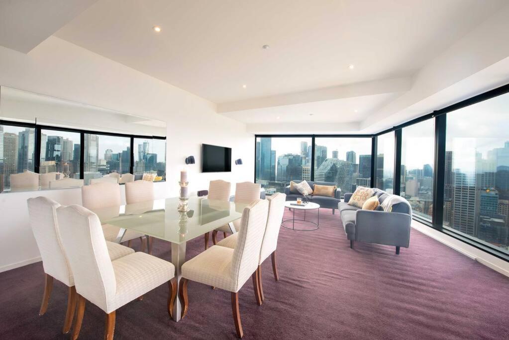 Eureka Stunning Views from level 42