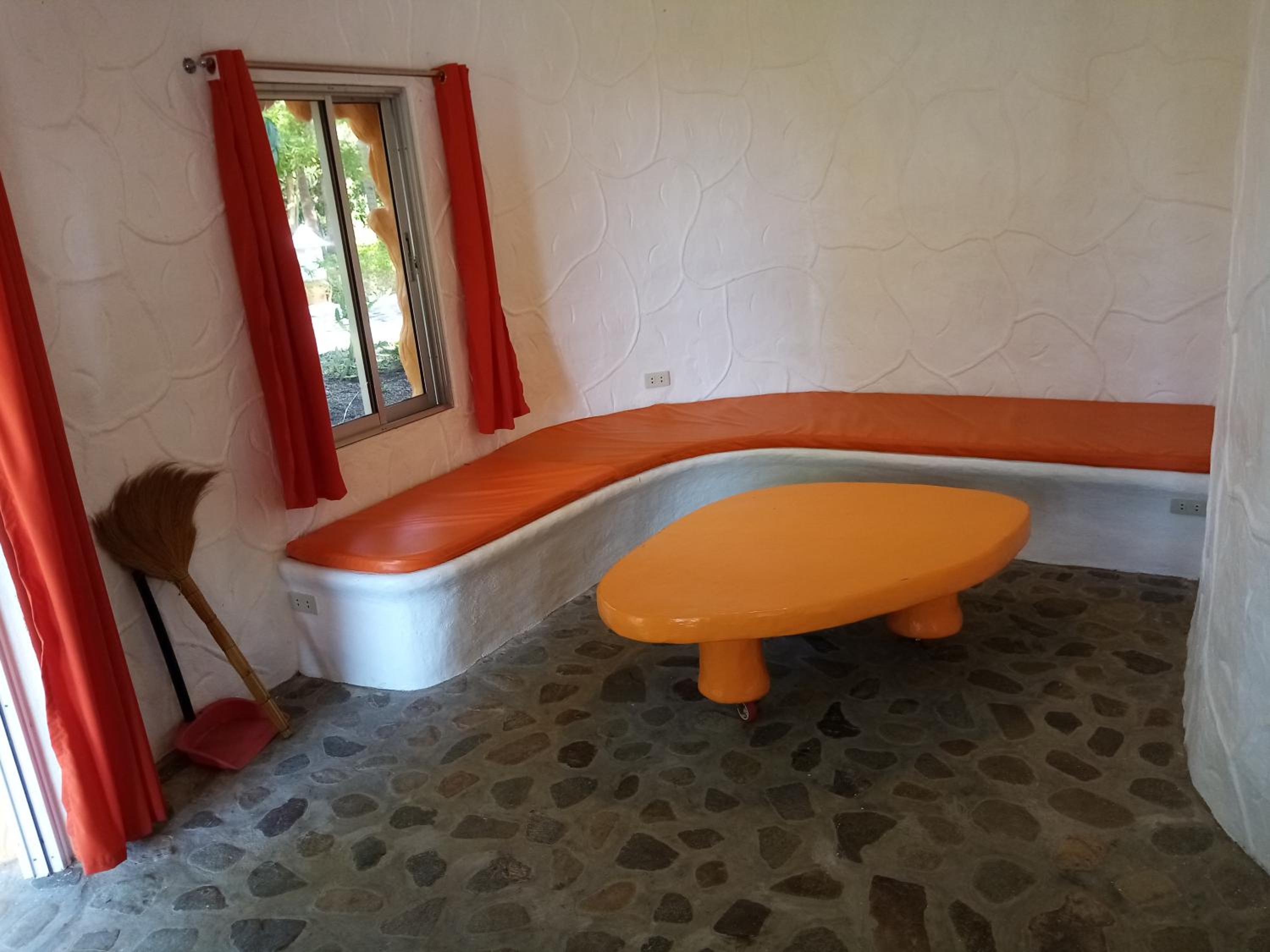 Flintstone Mini-Cave