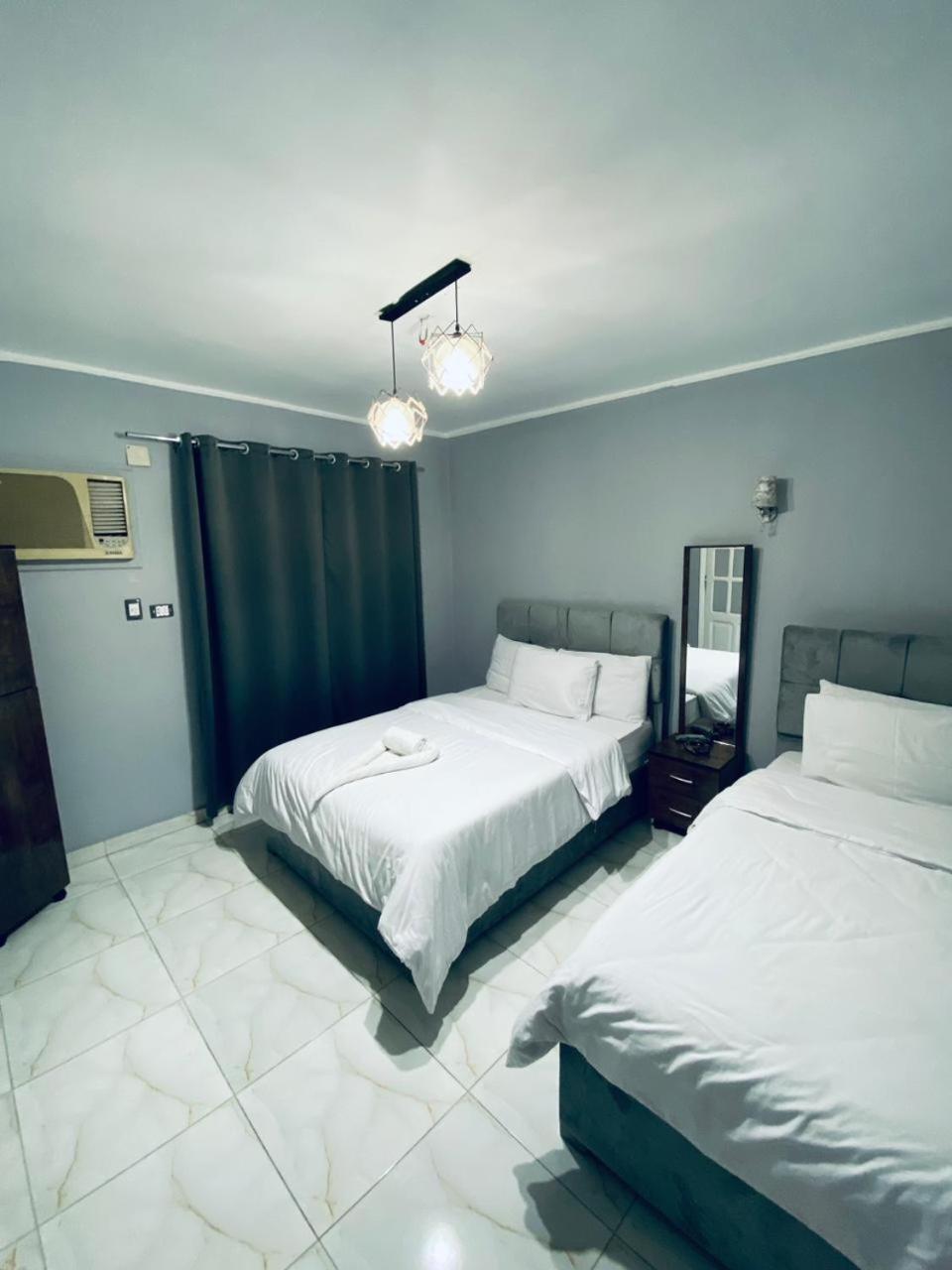 NADA _ HOTEL