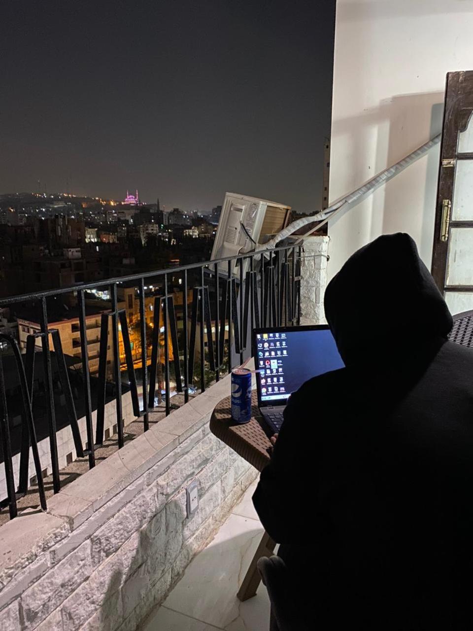 NADA _ HOTEL