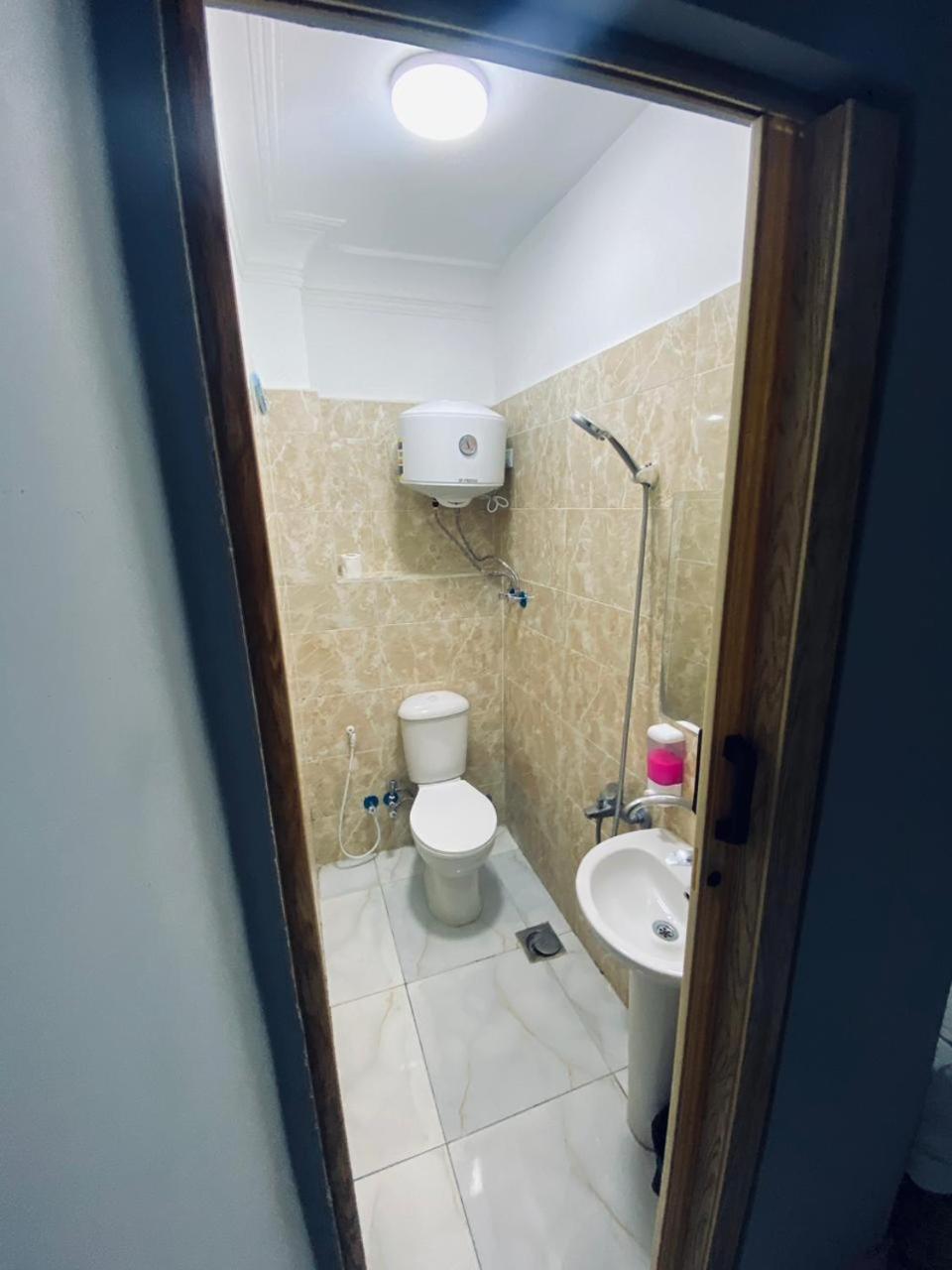 NADA _ HOTEL