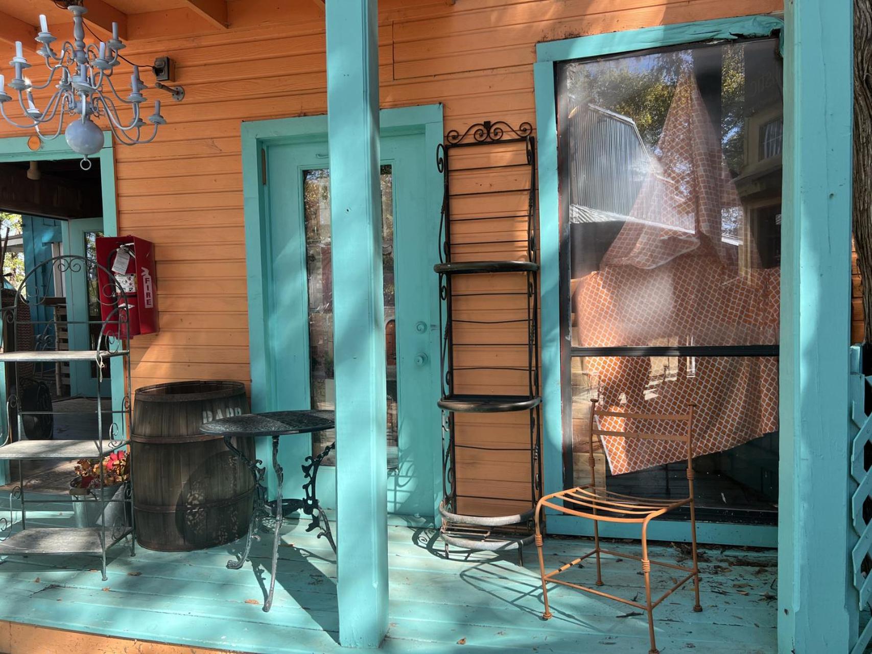 Dolly's Villa, 2-Level Suite 5 Min from Trade Days