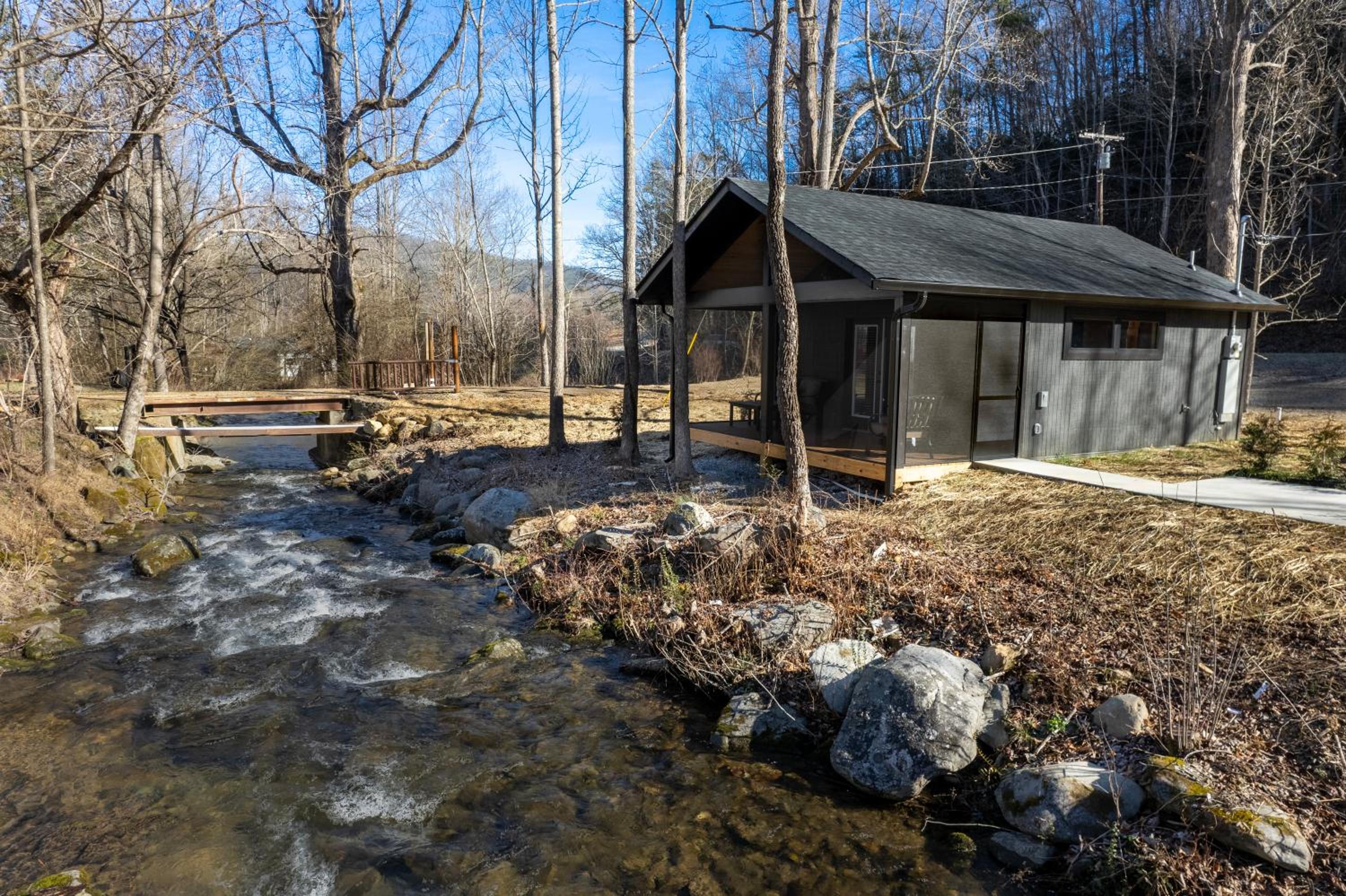 Greenbriar Place, Pickleball Court, Creek, WIFI, Mountain Views, Starting at 79