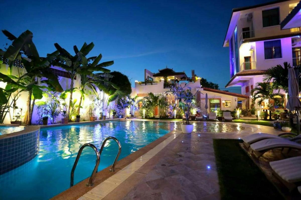 swimming pool