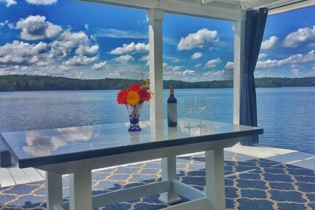 Million Dollar Views: Lakefront, Dock, Kayaks+More
