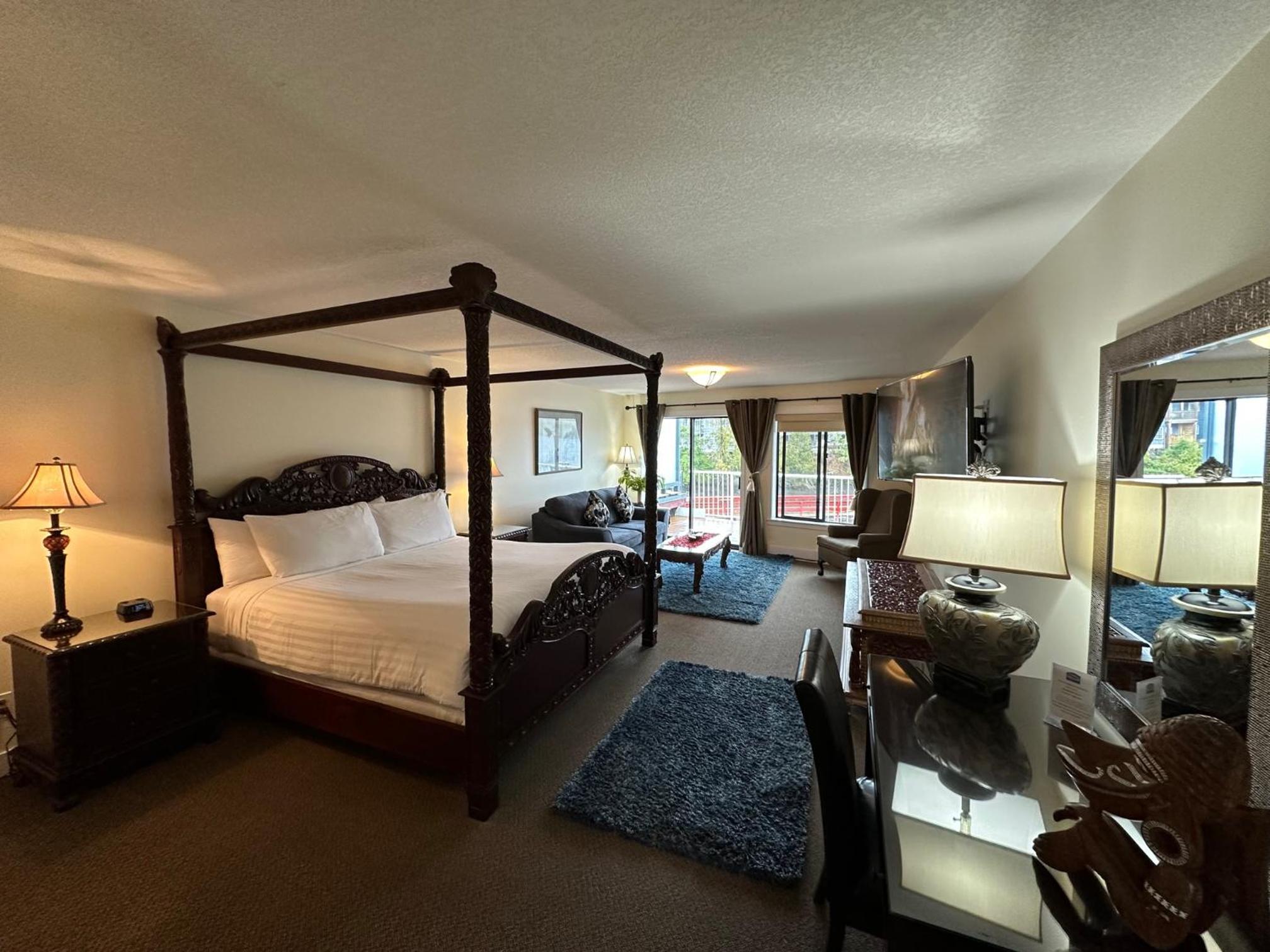 Bayshore Waterfront Inn