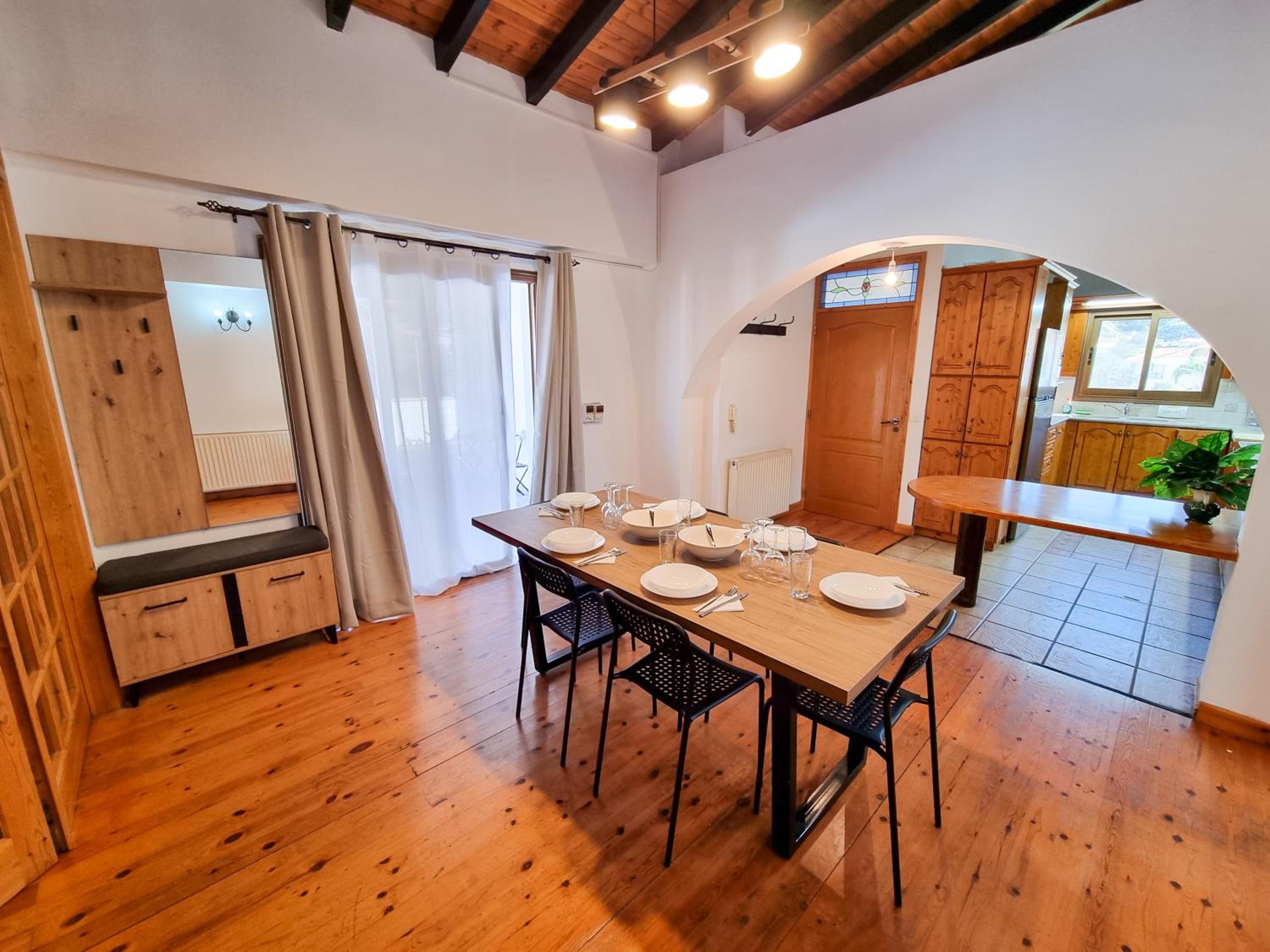 Mountains Retreat Rooms & Suites