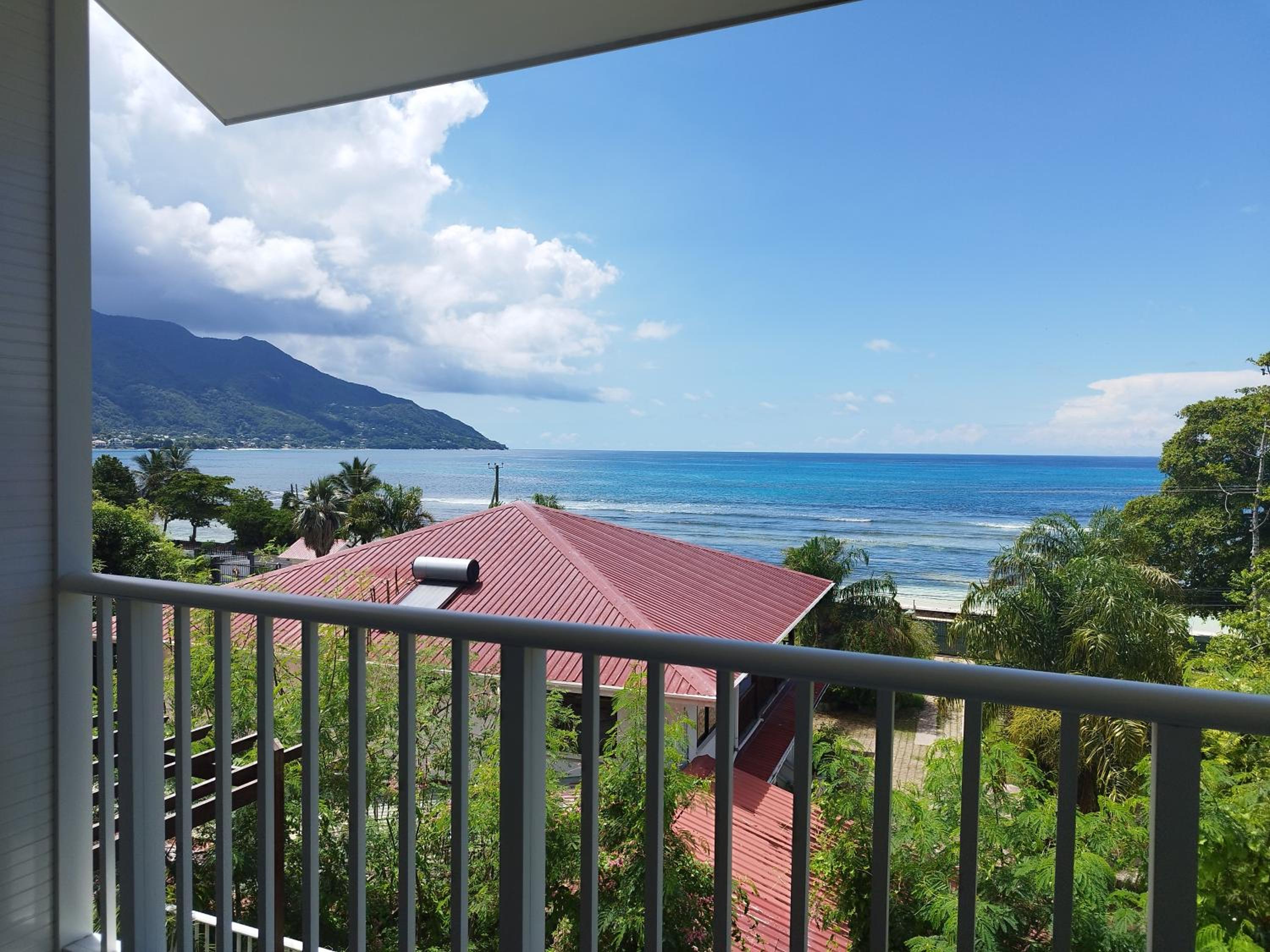 CRYSTAL SHORES Self Catering Apartments - Beau Vallon, Seychelles photo 3