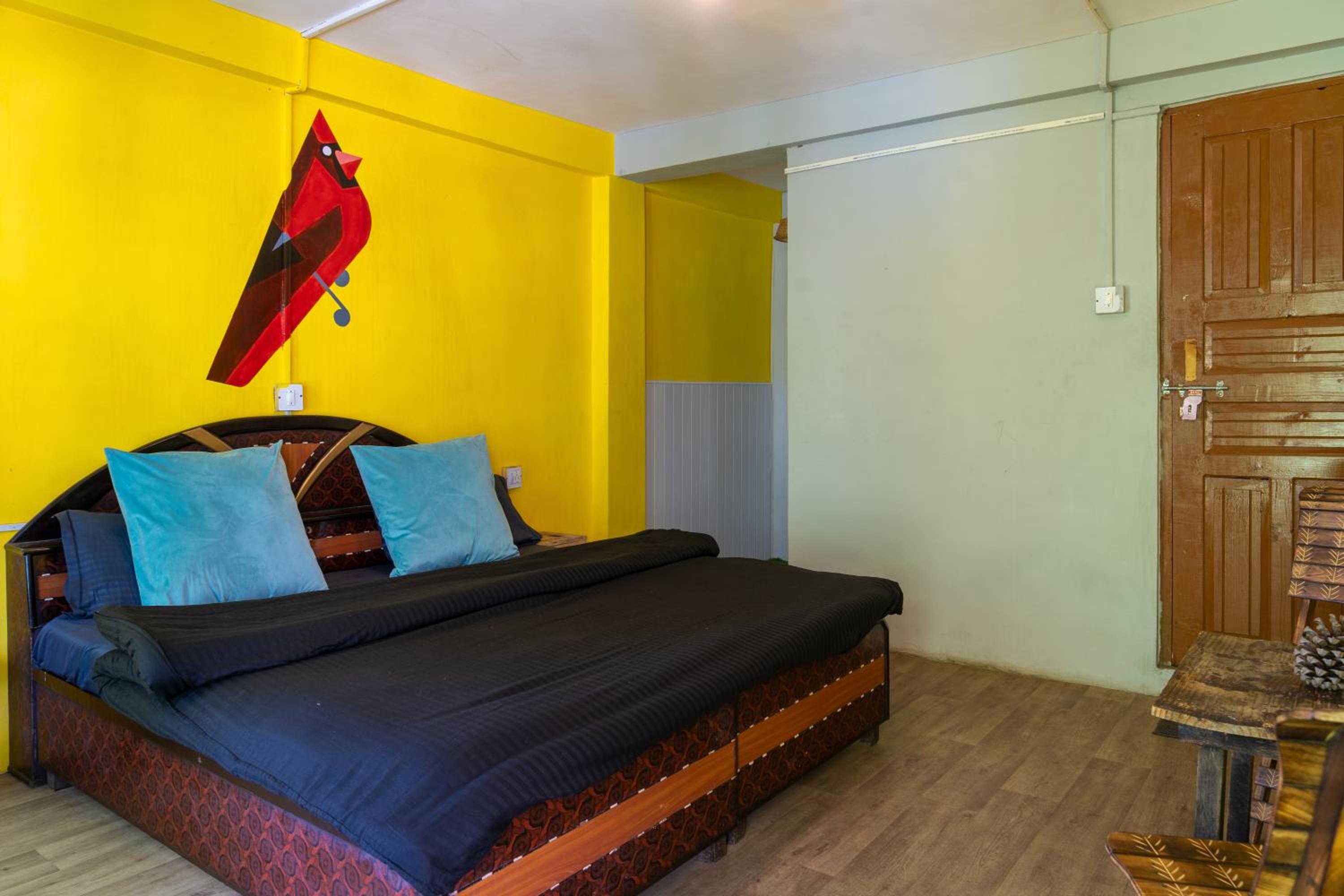 Whoopers Hostel Tosh