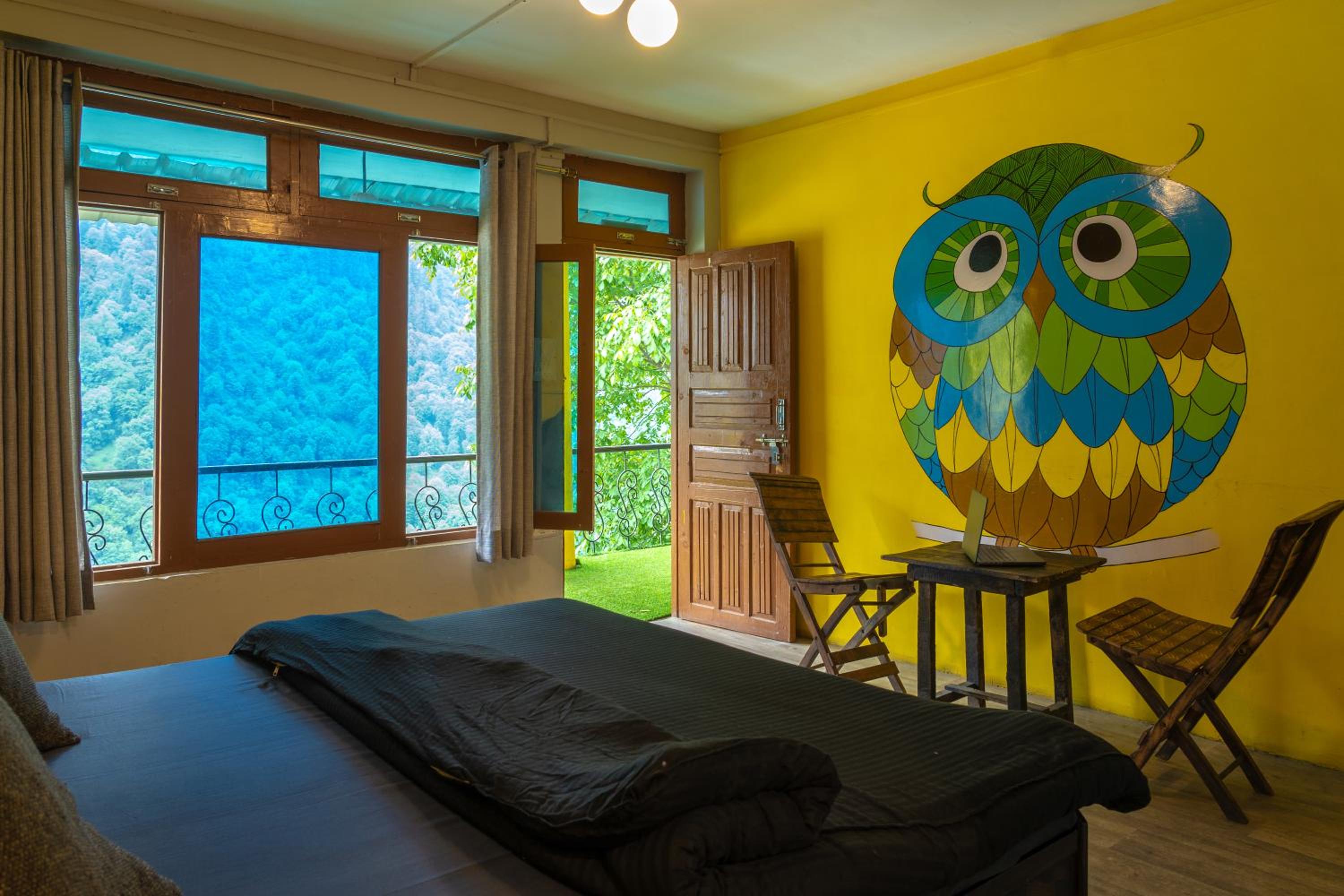 Whoopers Hostel Tosh