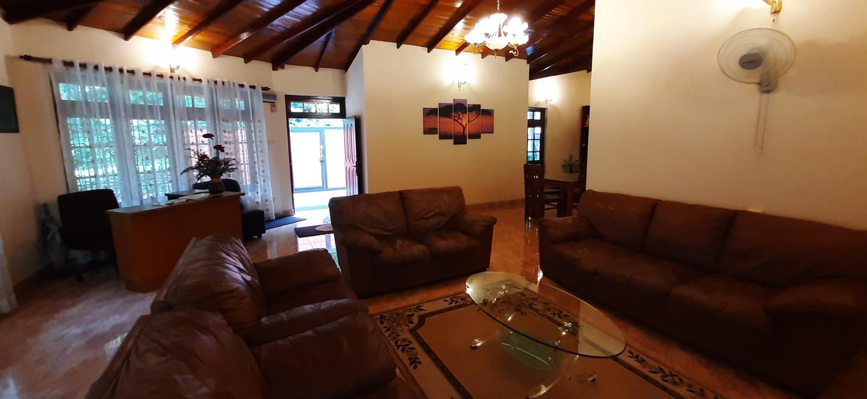 Kandy Bliss Lounge view 4