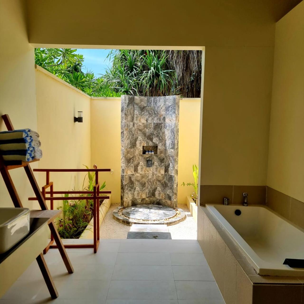 Hondaafushi Island Resort