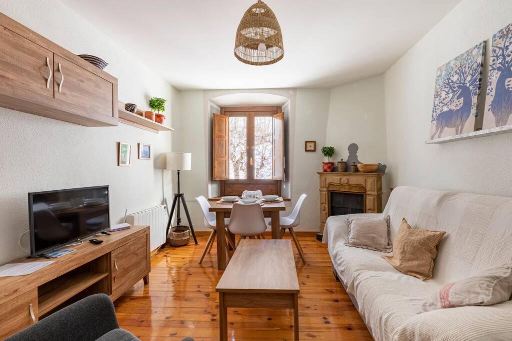Espectacular apartamento reformado en edificio histórico, con WIFI