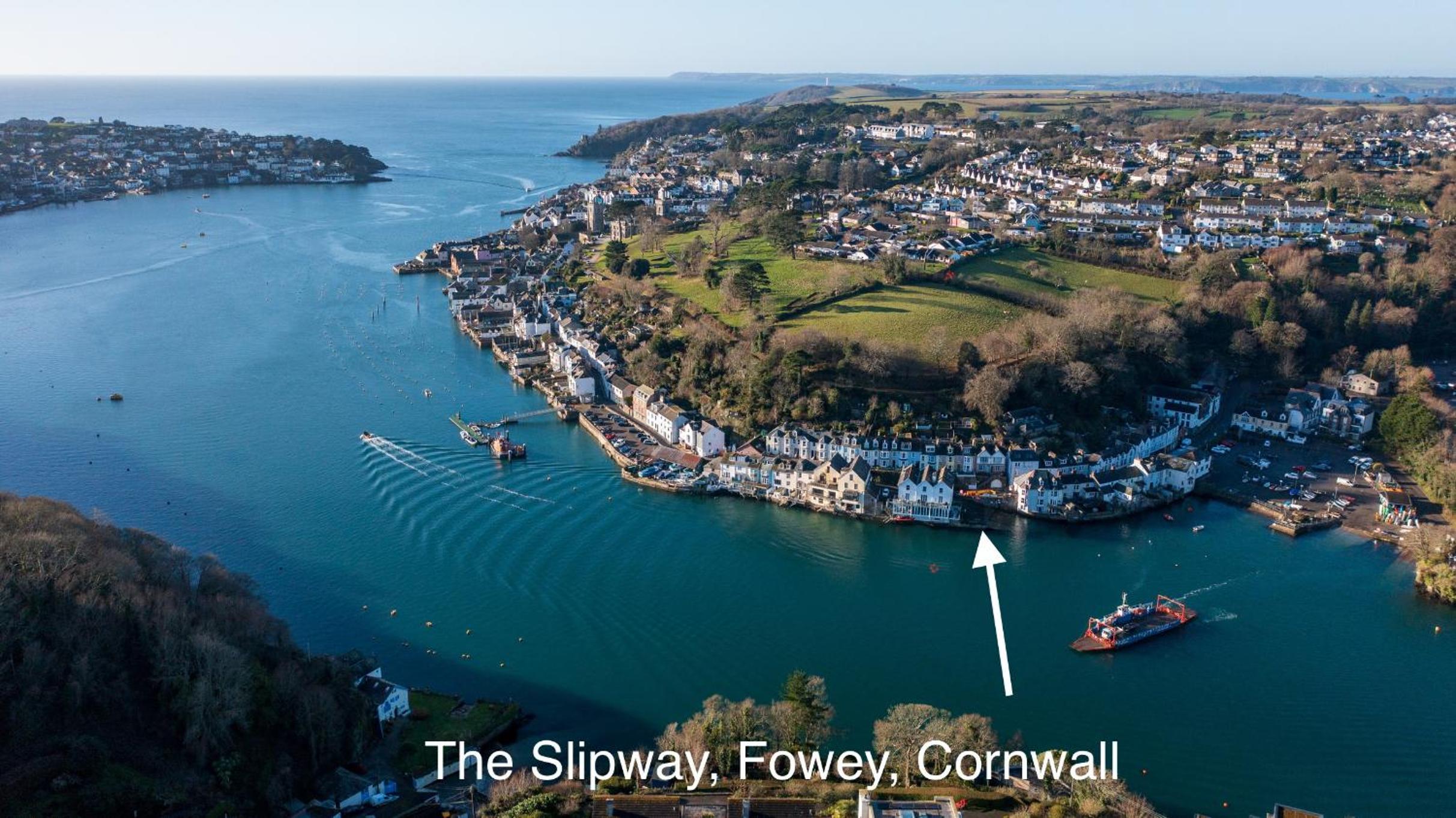 The Slipway Fowey Harbour Parking 1 Min & Garden view 2