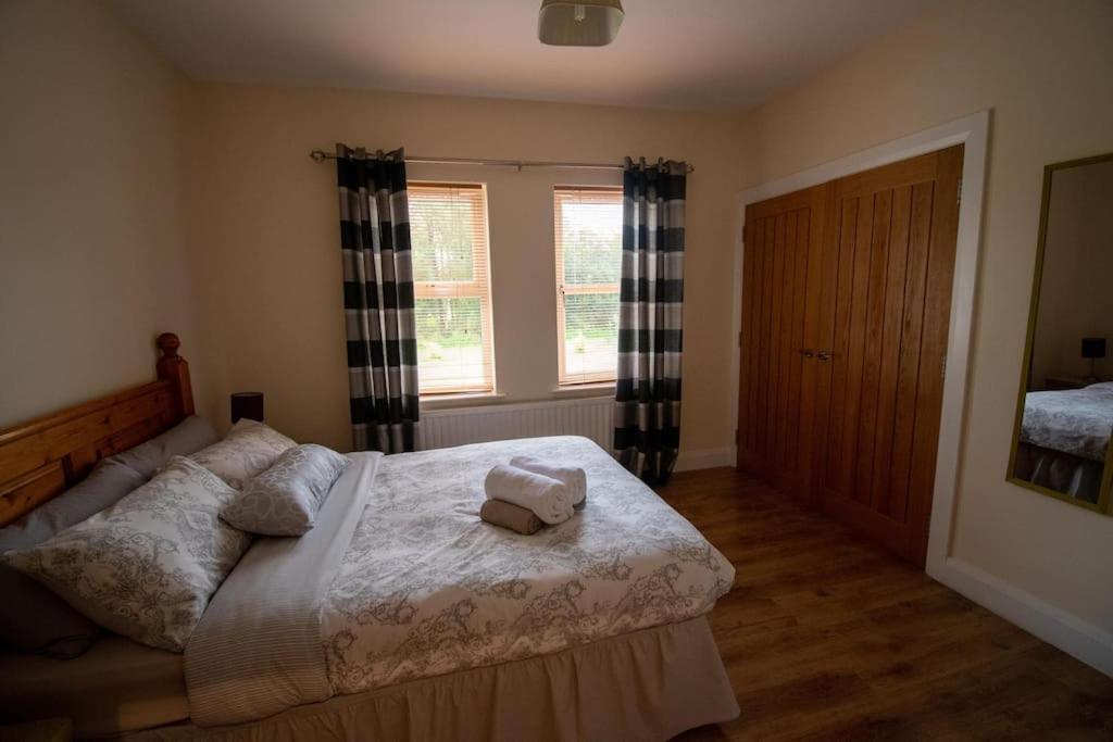 Kilskeery Lodge, modern country house with hot tub view 2