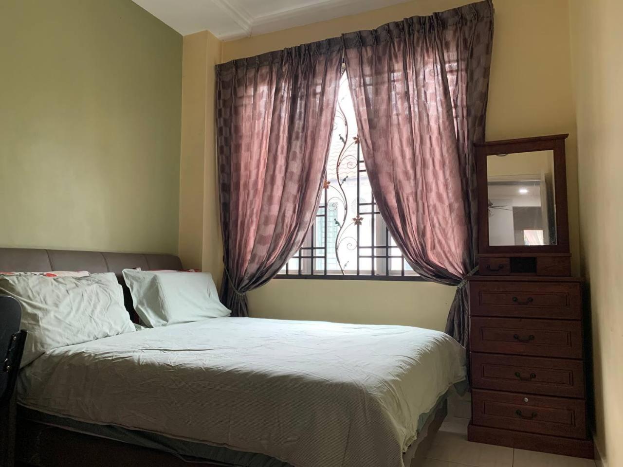 AYUNI HOMESTAY AUSTIN PERDANA JB