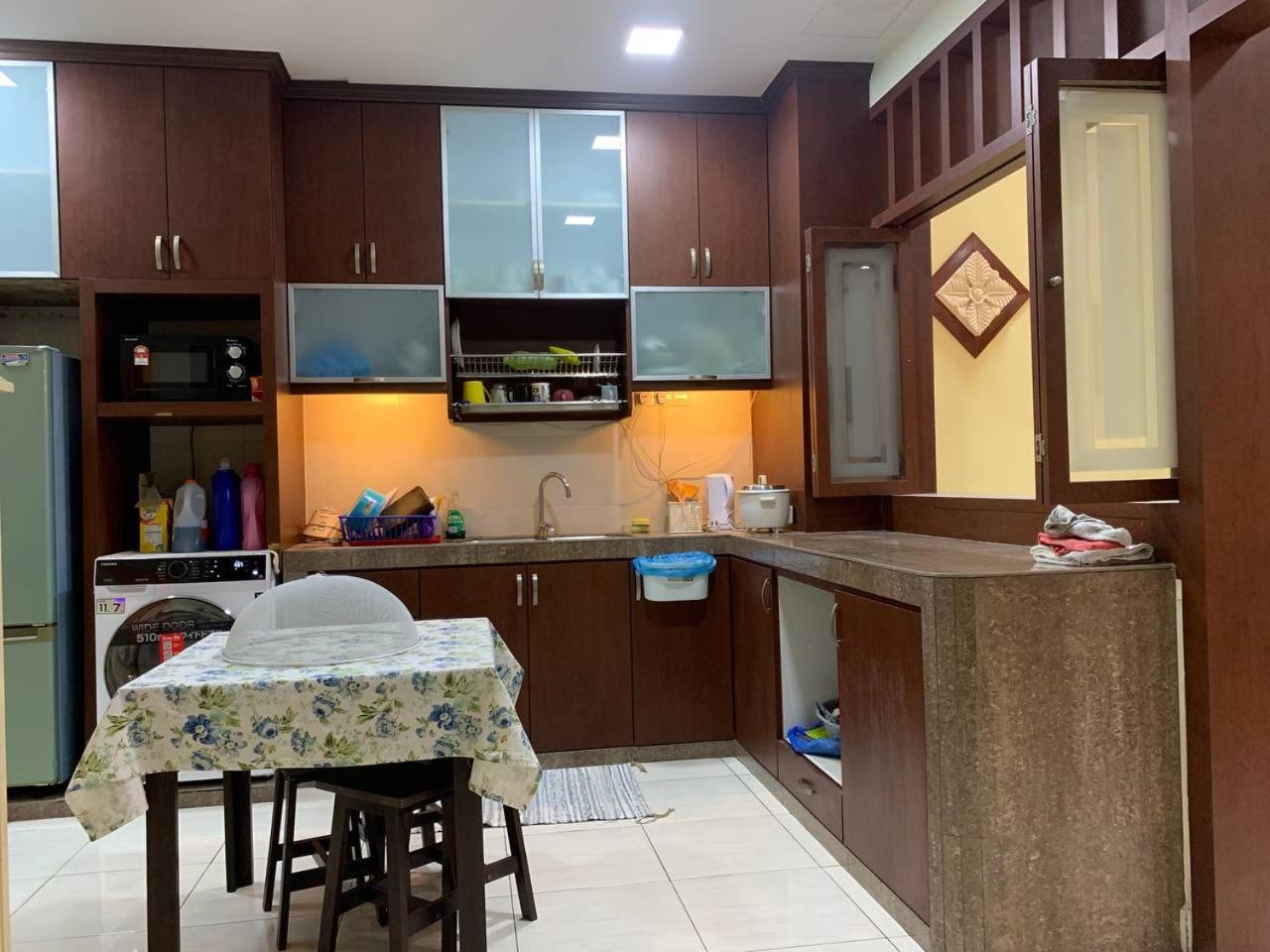 AYUNI HOMESTAY AUSTIN PERDANA JB
