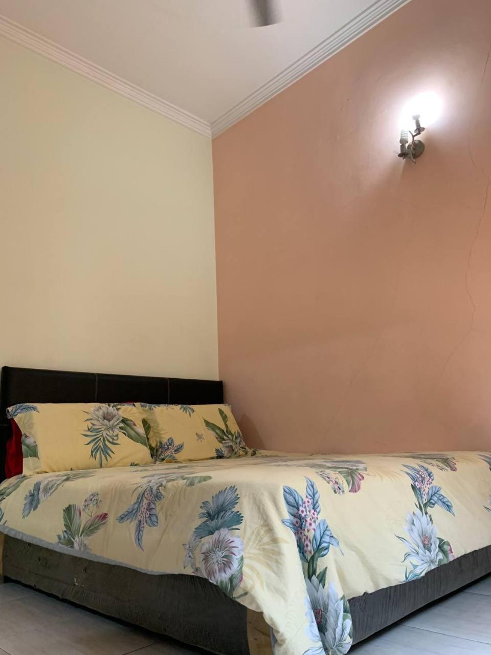 AYUNI HOMESTAY AUSTIN PERDANA JB