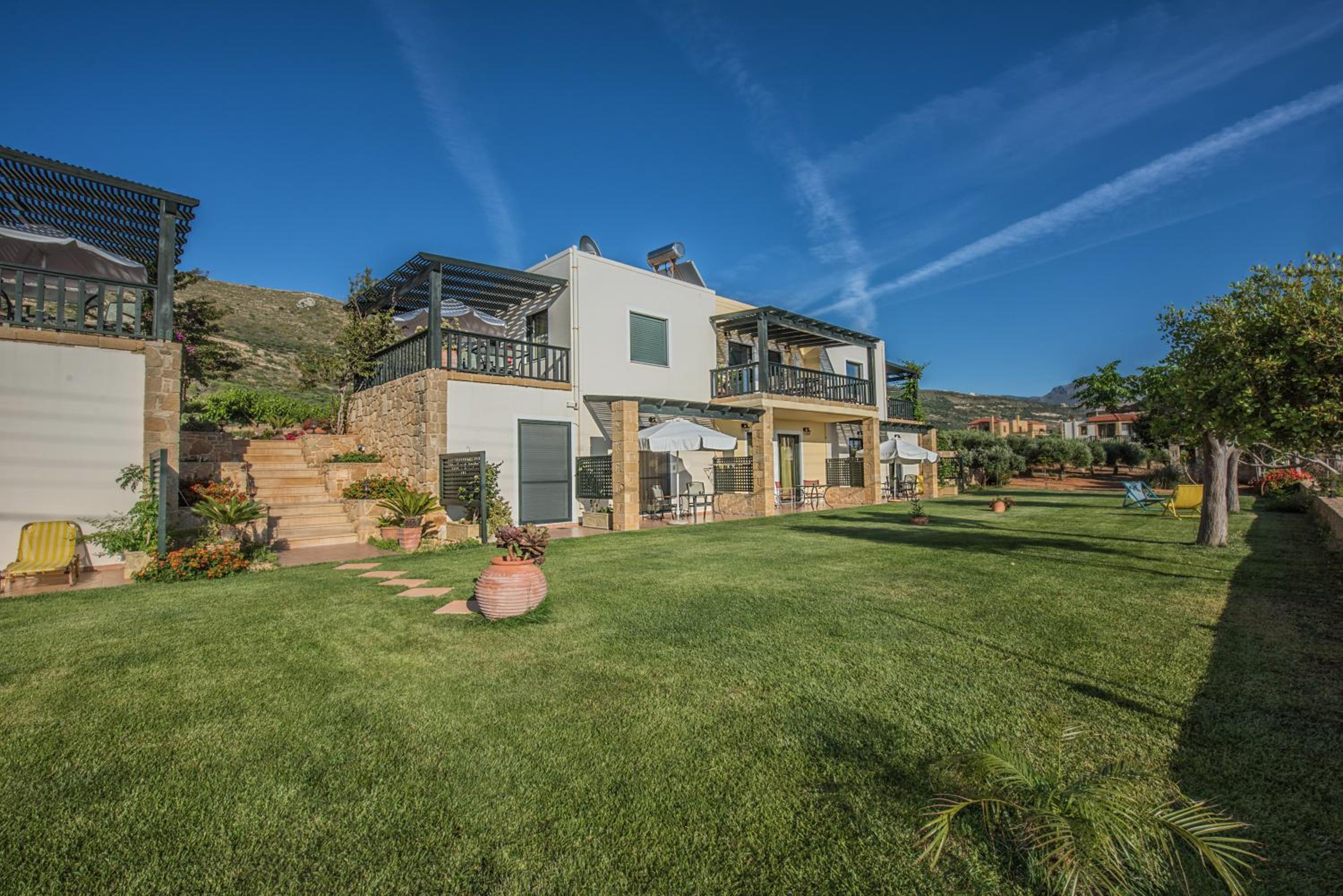 Magnolia Apartments and Studios