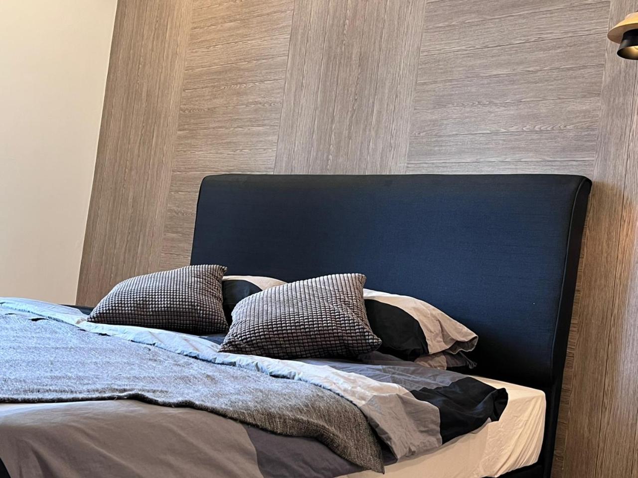 Mont Kiara Luxury 1Bedroom Arcoris SOHO Netflix 1-4 pax