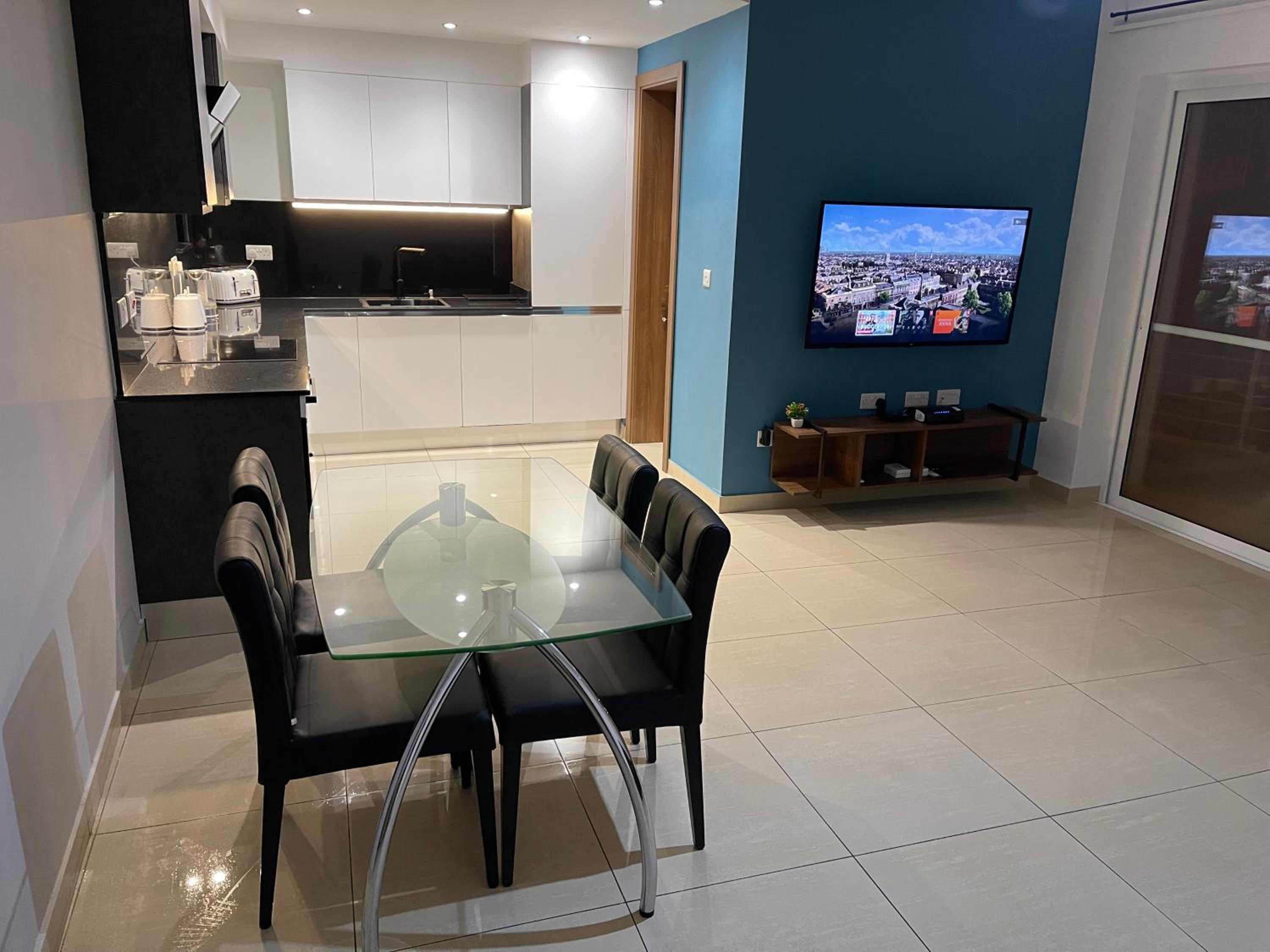 Spinola Bay Apt - Beatiful 3-Double Bed apt near beach in Prime Location photo 5