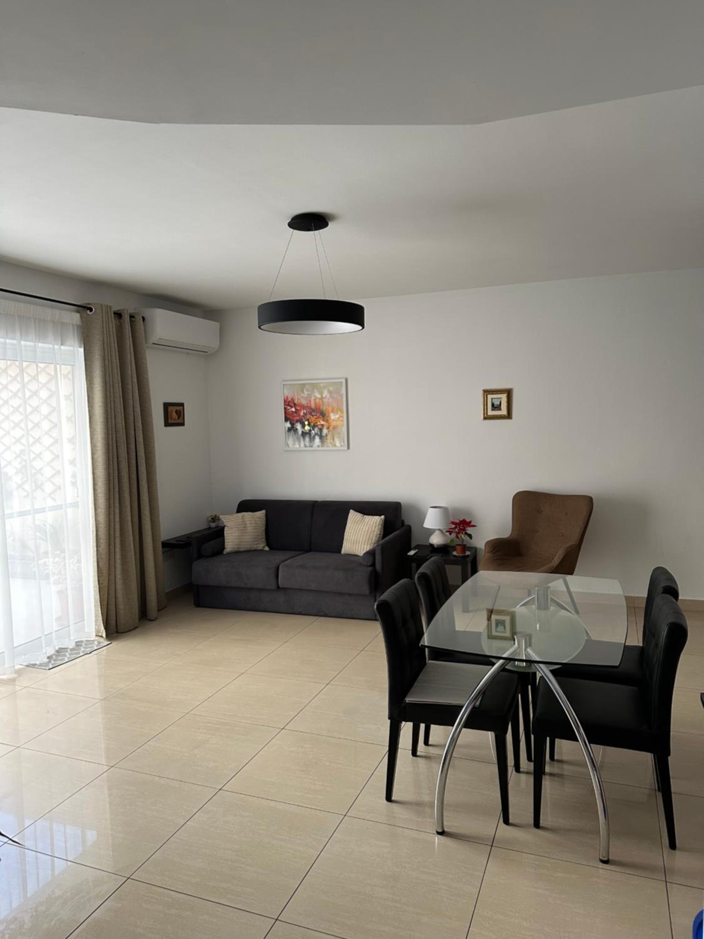 Spinola Bay Apt - Beatiful 3-Double Bed apt near beach in Prime Location photo 3