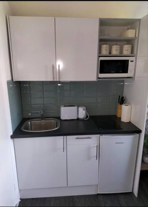 Islington Studio for 2 - Private Bath & Smart TV