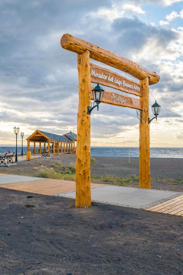 Casa costanera Lago Buenos Aires, Los Antiguos