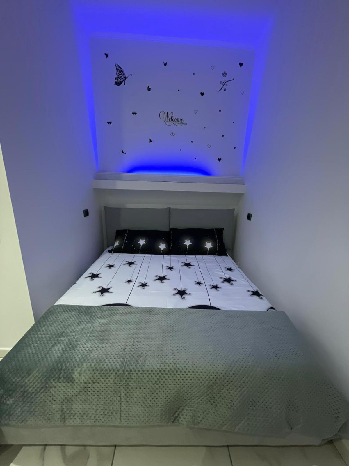 Room Nicol