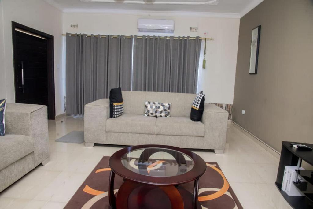 Royal Suites Apartments view 5