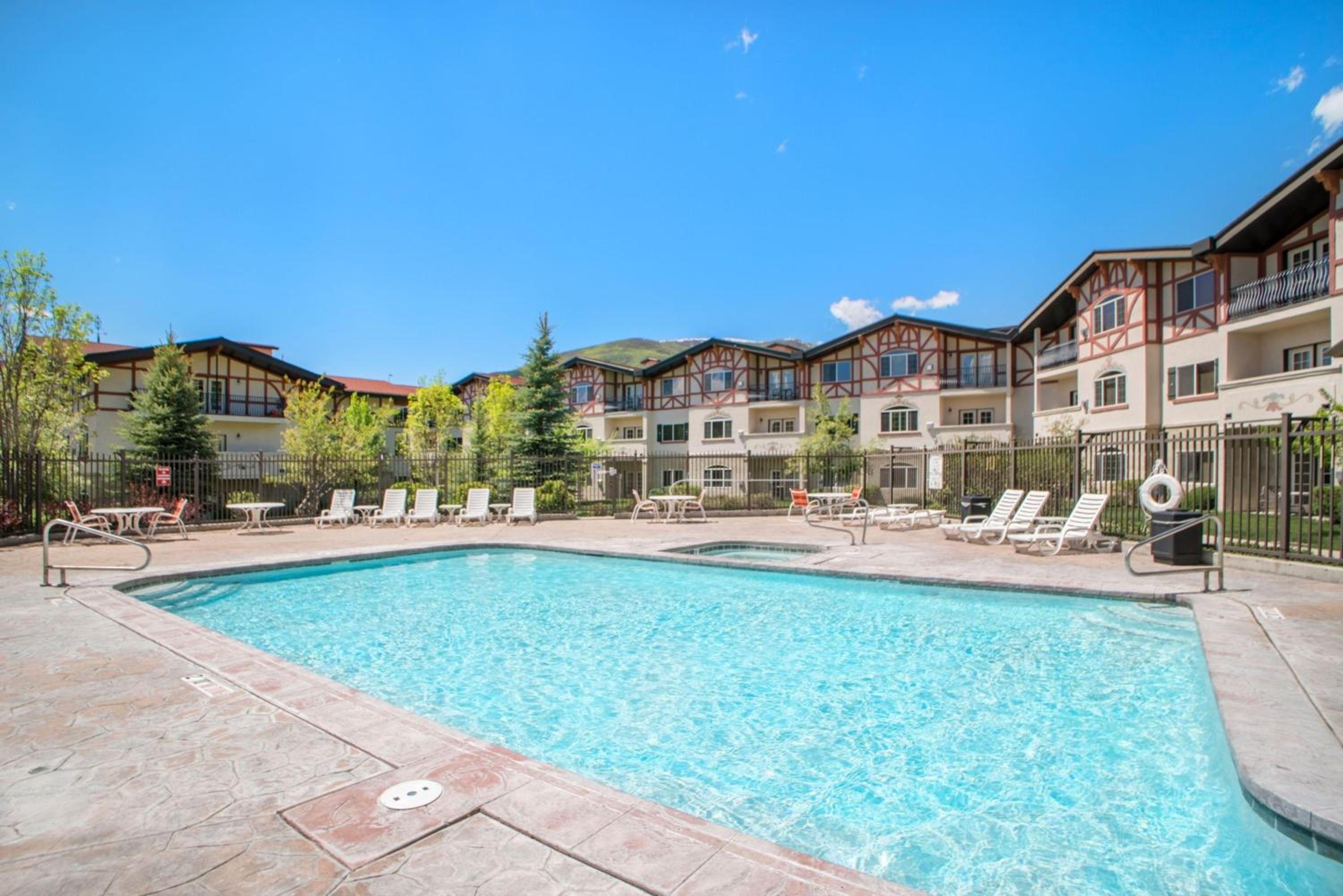 Villas at Zermatt Resort - Condos