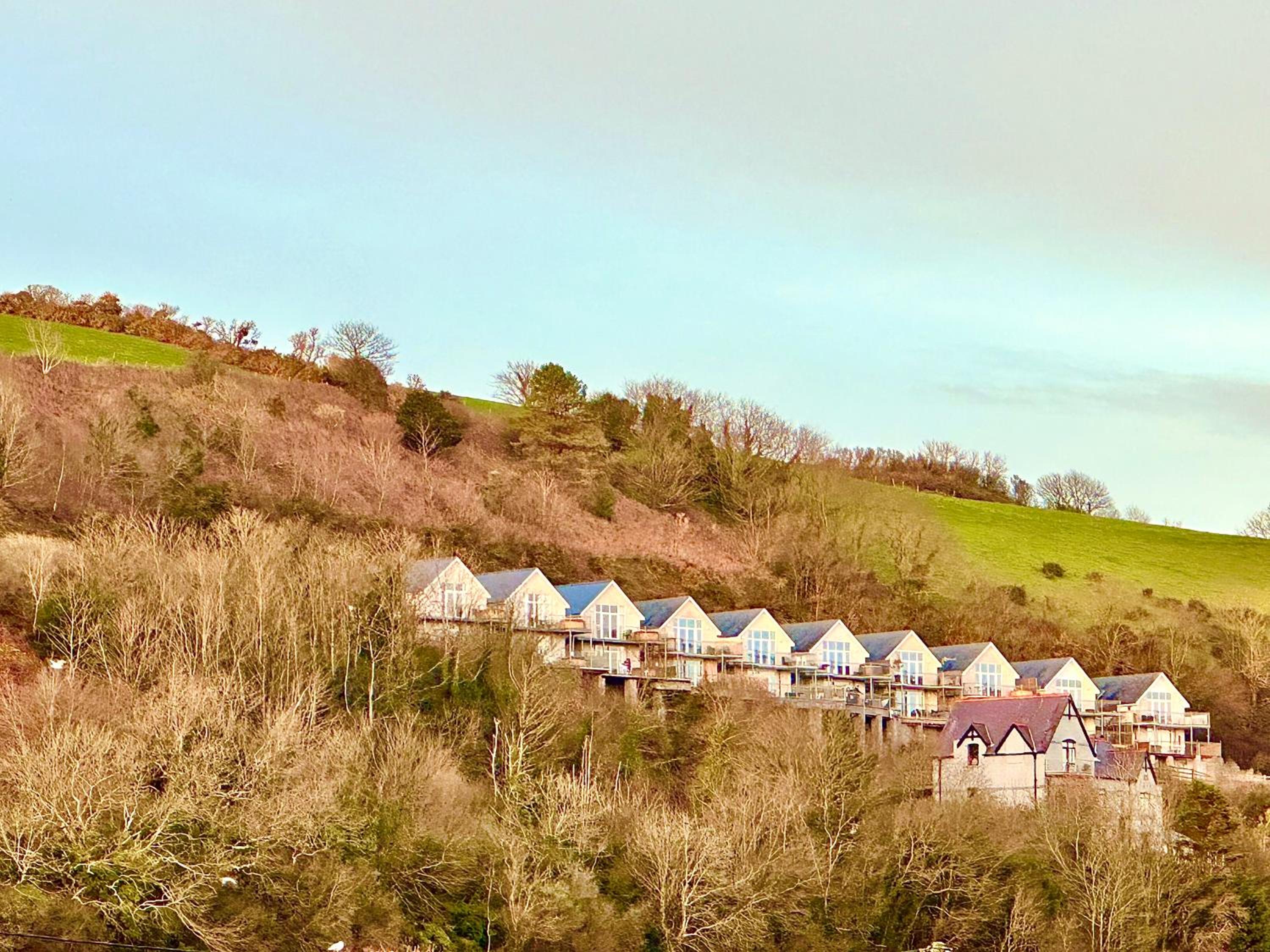 Hotel The Mermaids Watch Pendine DOG FRIENDLY with Cymru Holidays - Image 1