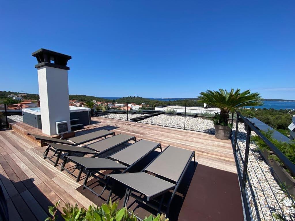 Luxury Villa Aruna view 2